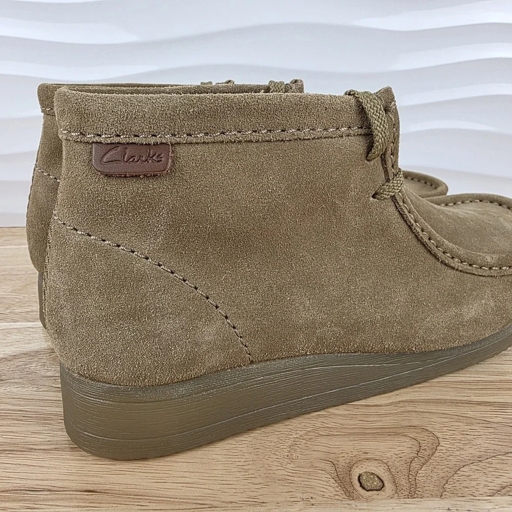 Clarks Wallaston Boots Mens Size 9.5 Sand Suede Wallabee Style Moc Toe Chukka